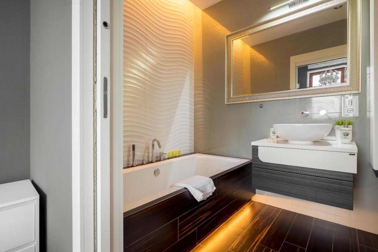 Hlonda Deluxe Apartment With Terrace วอร์ซอ ภายนอก รูปภาพ